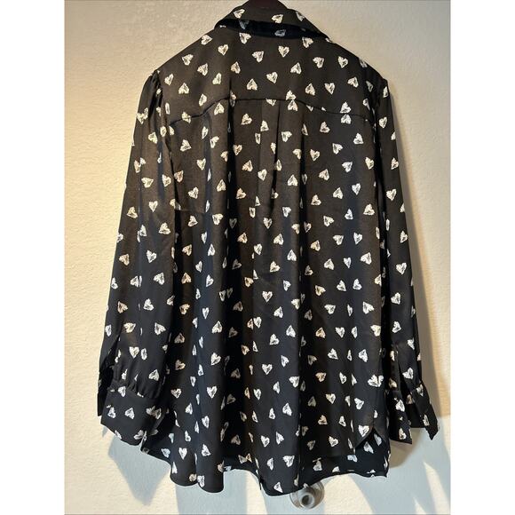 Chicos Women’s Lg Button Up Blouse Heart Print Graffiti Black Satin Whimsigoth - Picture 8 of 12